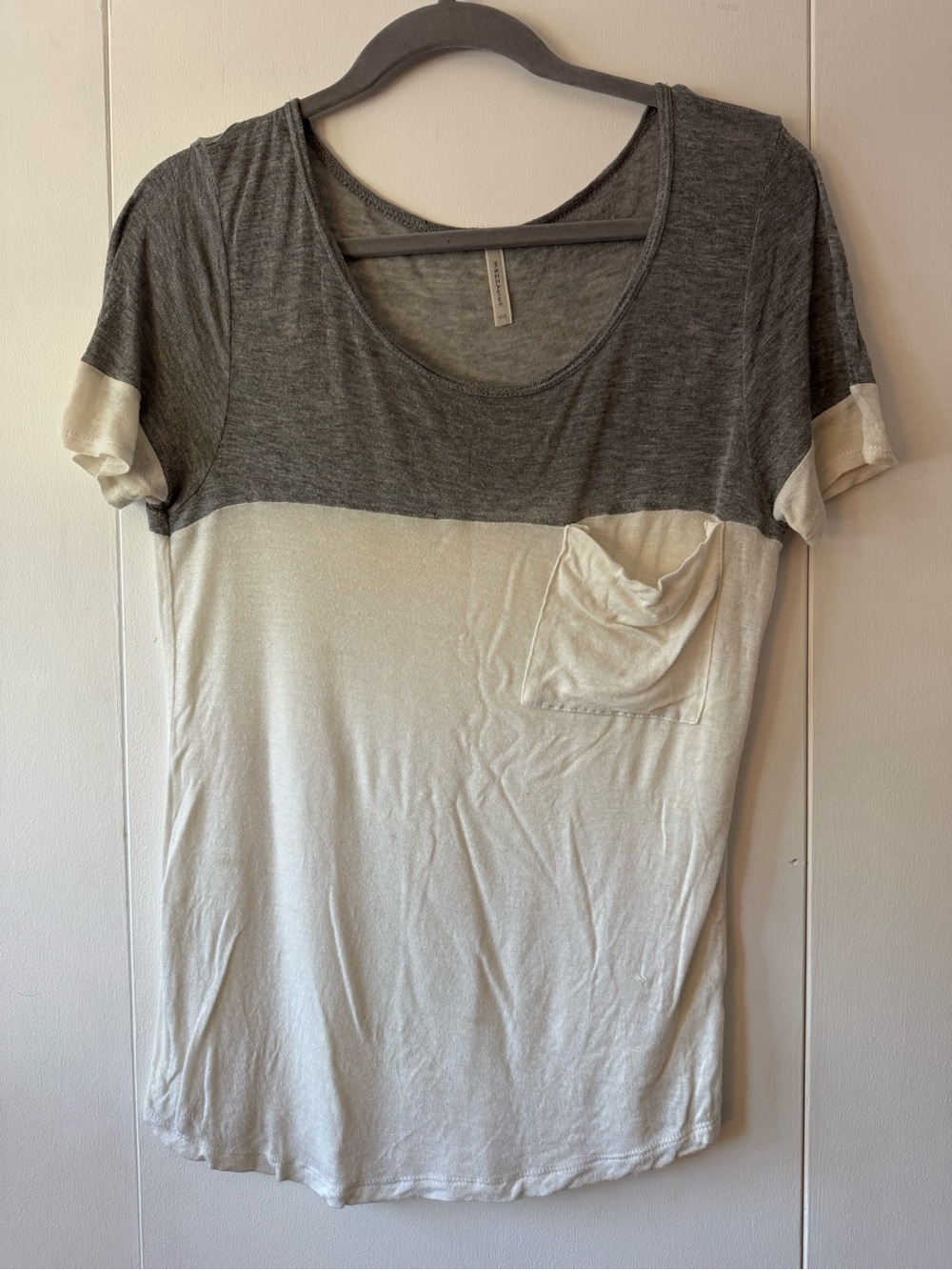 Mezzanine - Ultra soft & lightweight two-tone shirt with pocket